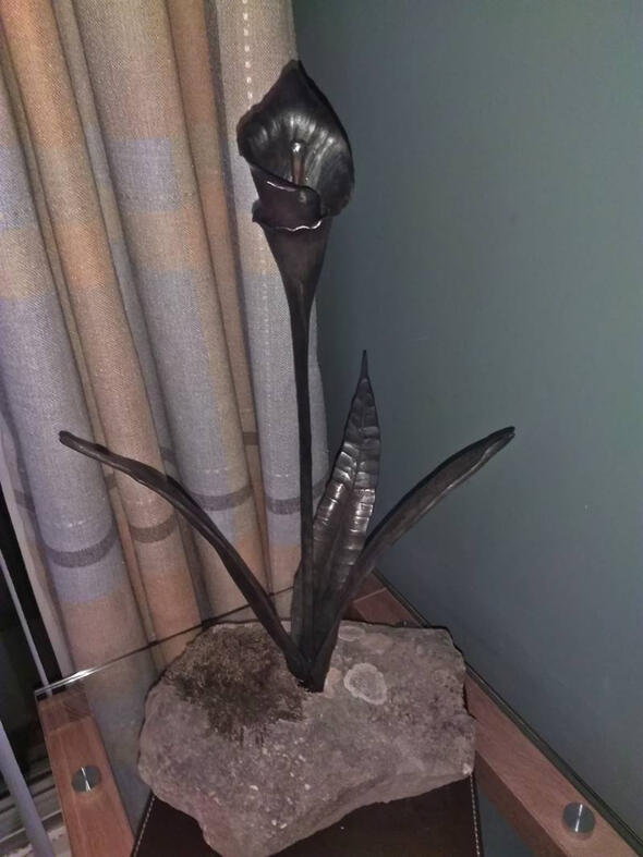 Flower sculpture