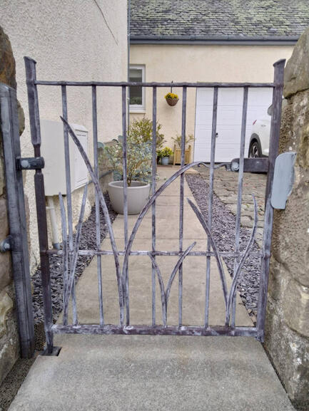 Gate