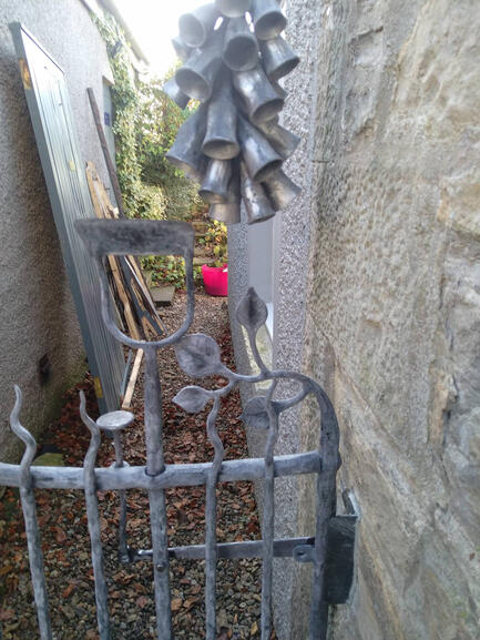 Gate
